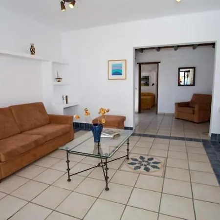 Playa Blanca Sleeps 6 Pool Wifi Appartement